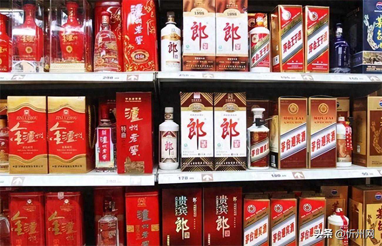 白酒4大“谎言”都别信！买酒选这6款，都是纯粮高性价比白酒