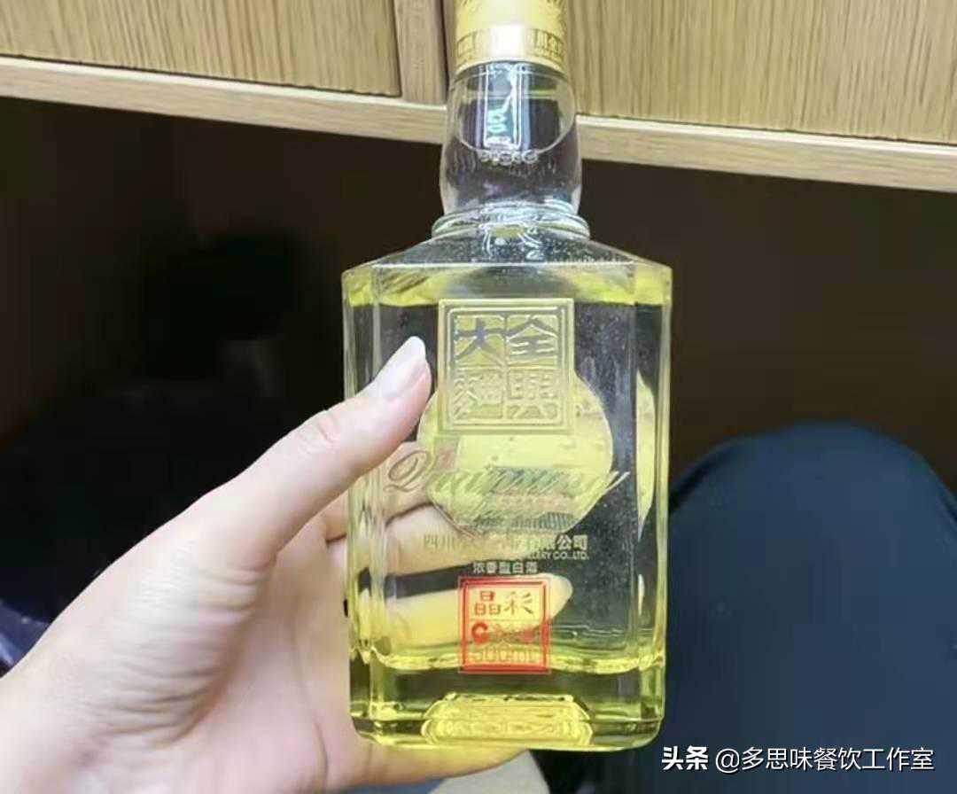 中国4款“廉价酒”，100%纯粮酿造，口感十分不错，自饮小聚皆可
